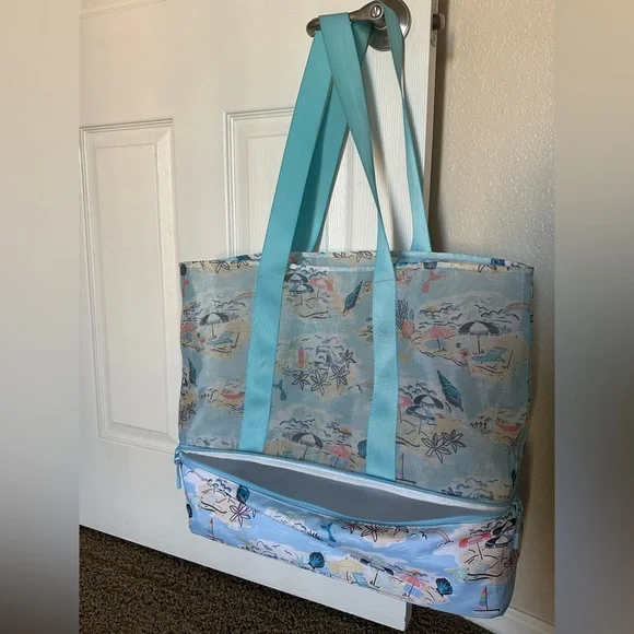 “Beach Treasures” tote with built in cooler - Picture 1 of 4